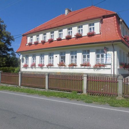 Penzion Laguna Kunratice  Buitenkant foto
